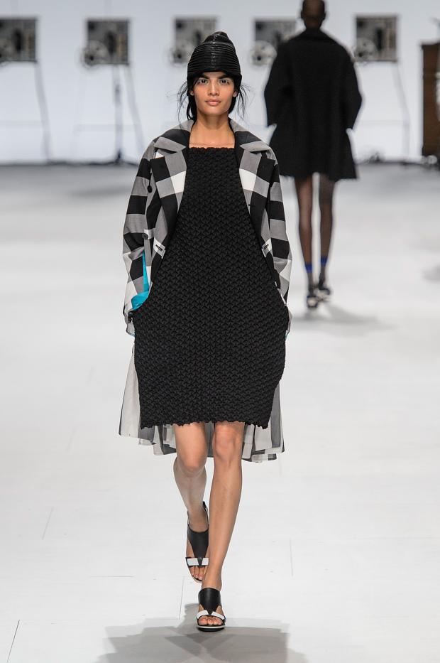 issey-miyake-spring-summer-2015-pfw35