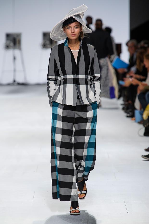 issey-miyake-spring-summer-2015-pfw36