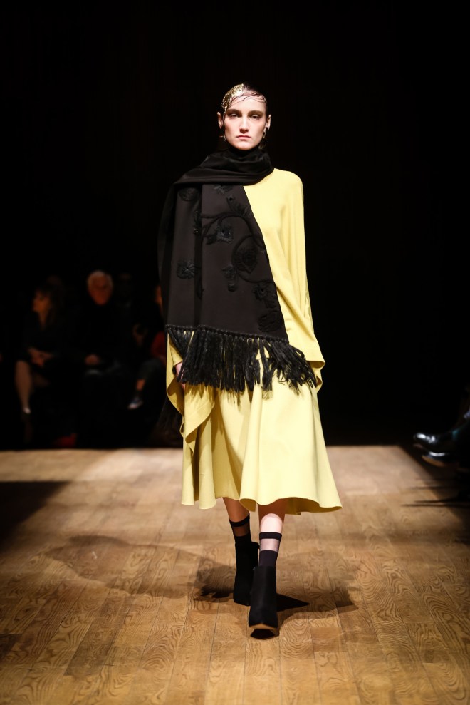 Josie Natori Fall 2015 on Style.com