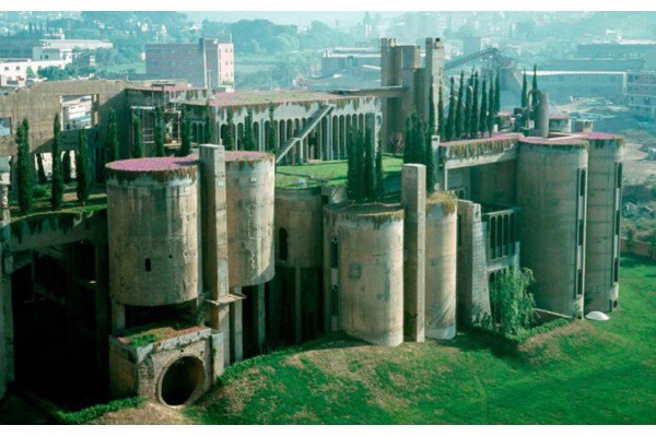 Ricardo Bofill at La Fabrica: Exterior Envelope