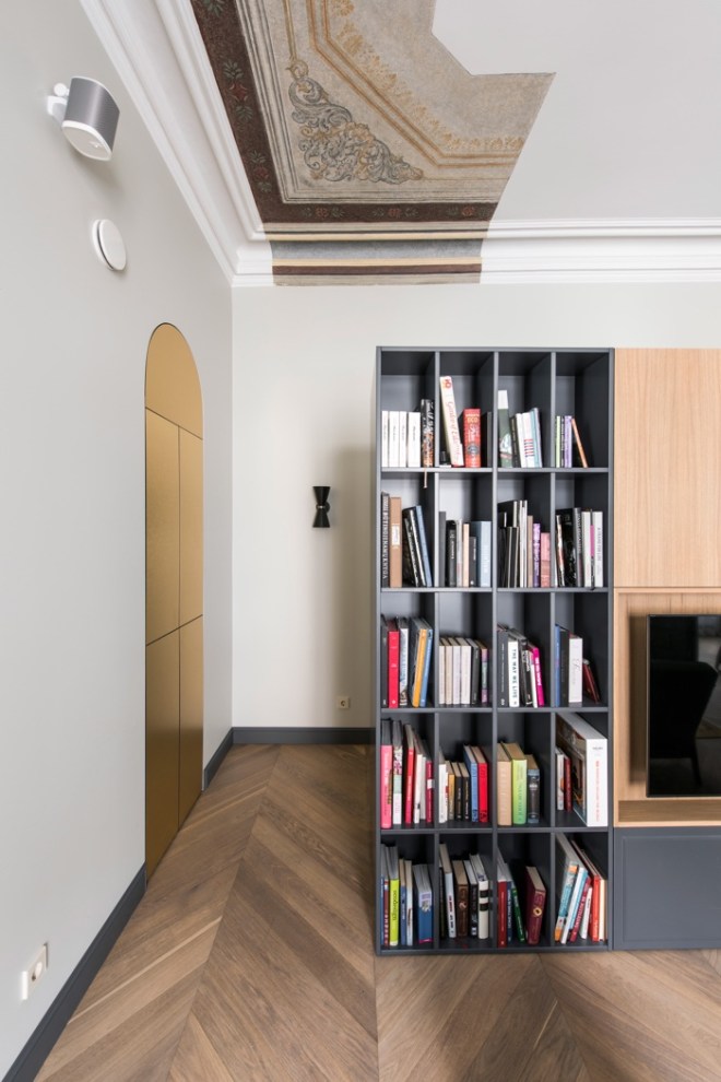 Apartment in Vilnius via @Dezeen. Interior Design: Kristina Lastauskaitė-Pundė. Photography is by Leonas Garbačauskas.