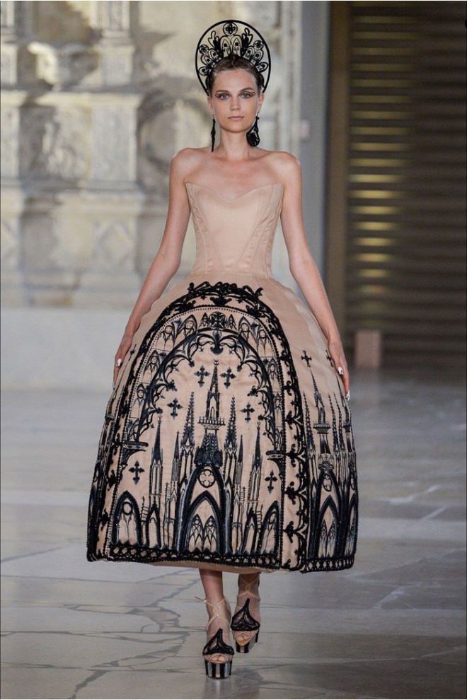 Guo Pei Winter 2018 Haute Couture