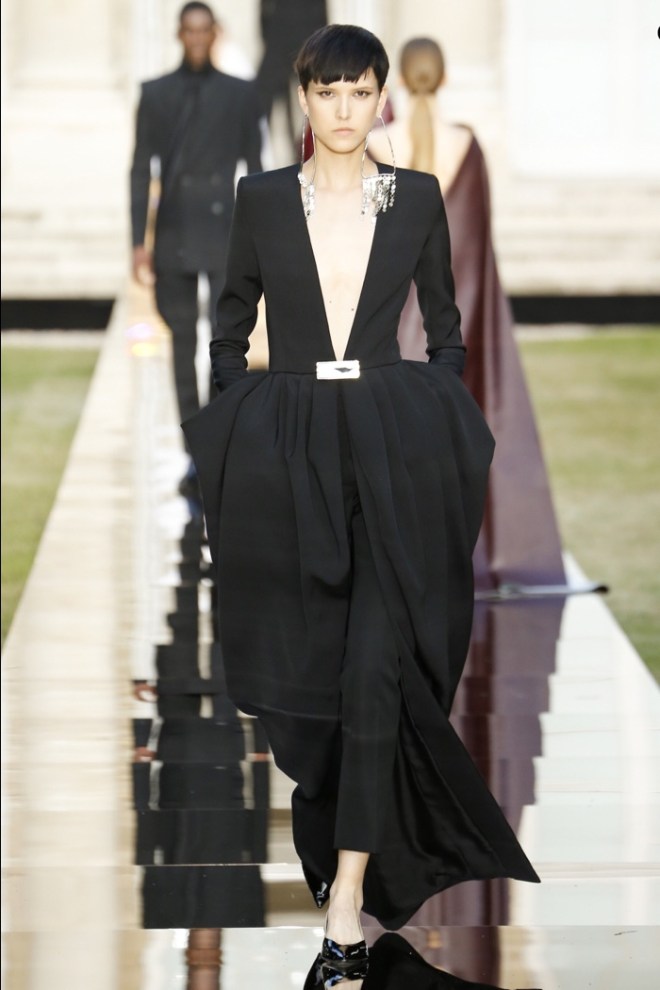 Givenchy Winter 2018 Haute Couture